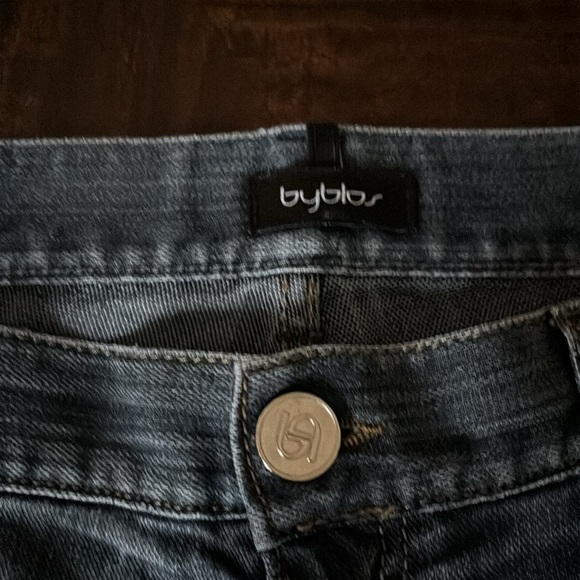 Byblos blue jeans.  Worn but in great shape. - Picture 3 of 6
